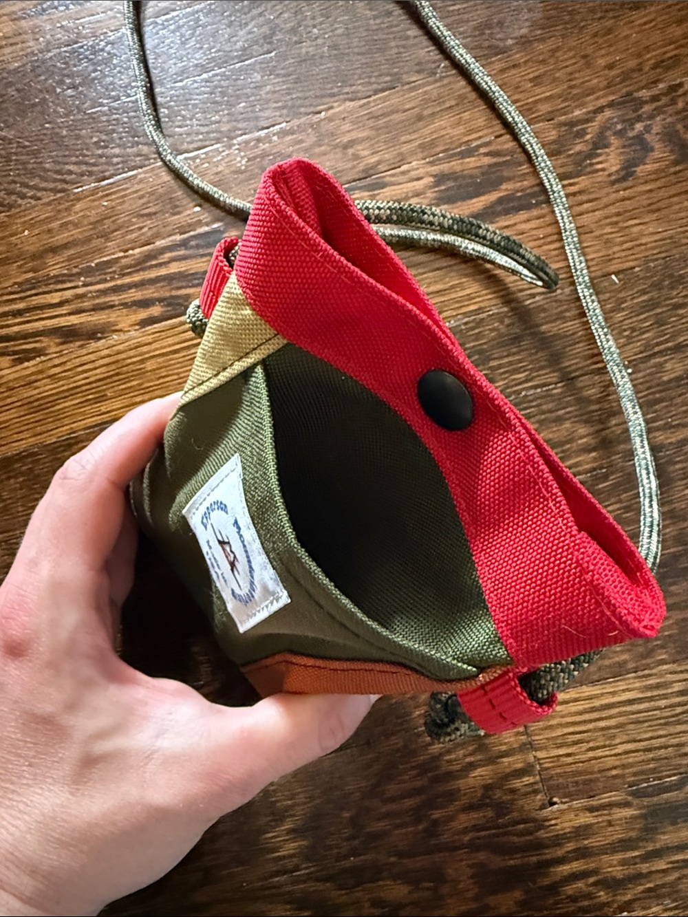Epperson Mountaineering Sacoche Bag - Green/Red. Dimensions 7” x 5 1/2” x 1/2” - Picture 5 of 7